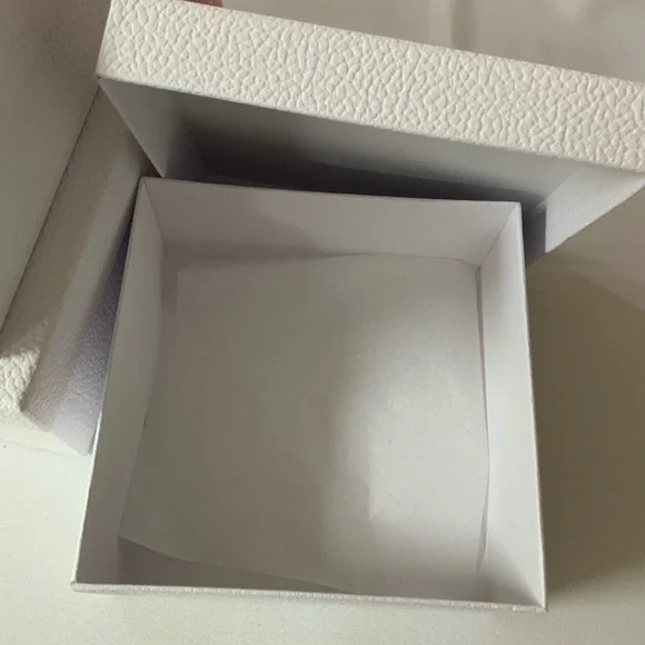 DIOR Nest of 3 Empty Boxes with a Pink Ribbon - Picture 10 of 14